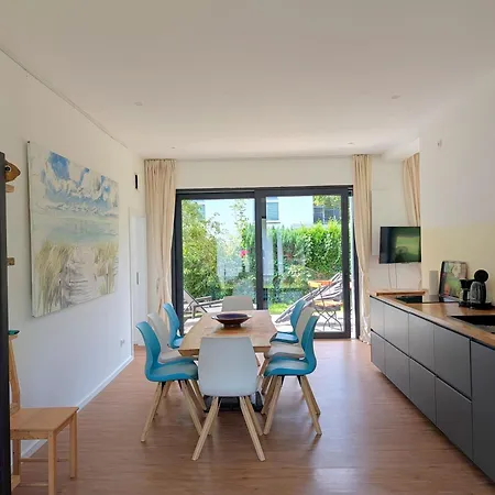 Beachhouse - 1 *